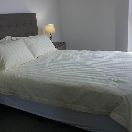 Skyone Lux 2Bed Room Aprt In Boxhill With Car Park 盒子山 外观 照片